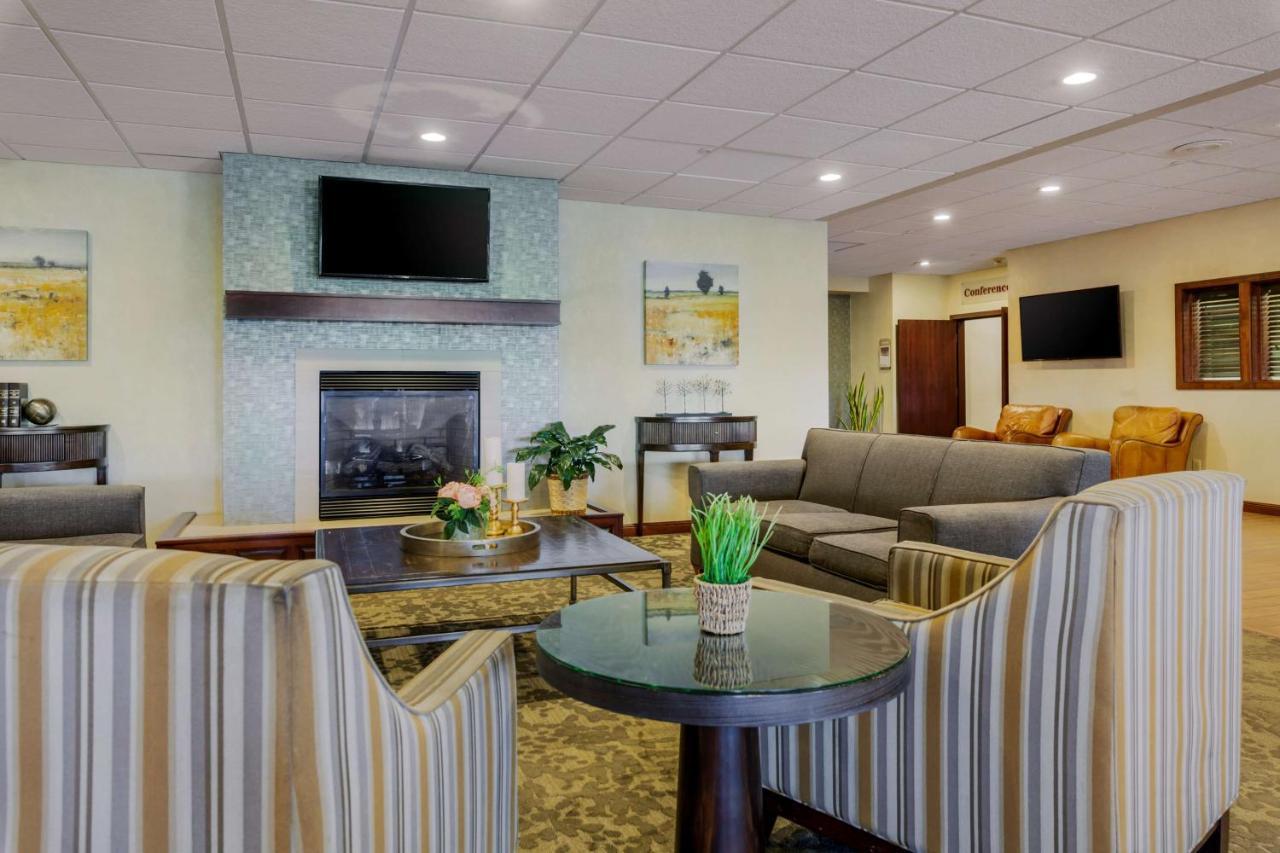 Best Western Plus Dubuque Hotel And Conference Center Ngoại thất bức ảnh