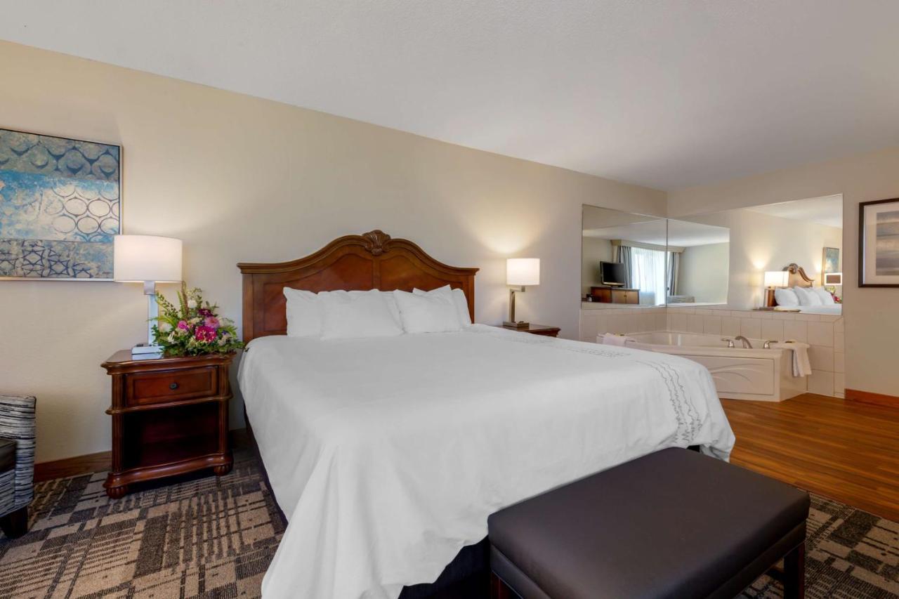 Best Western Plus Dubuque Hotel And Conference Center Ngoại thất bức ảnh