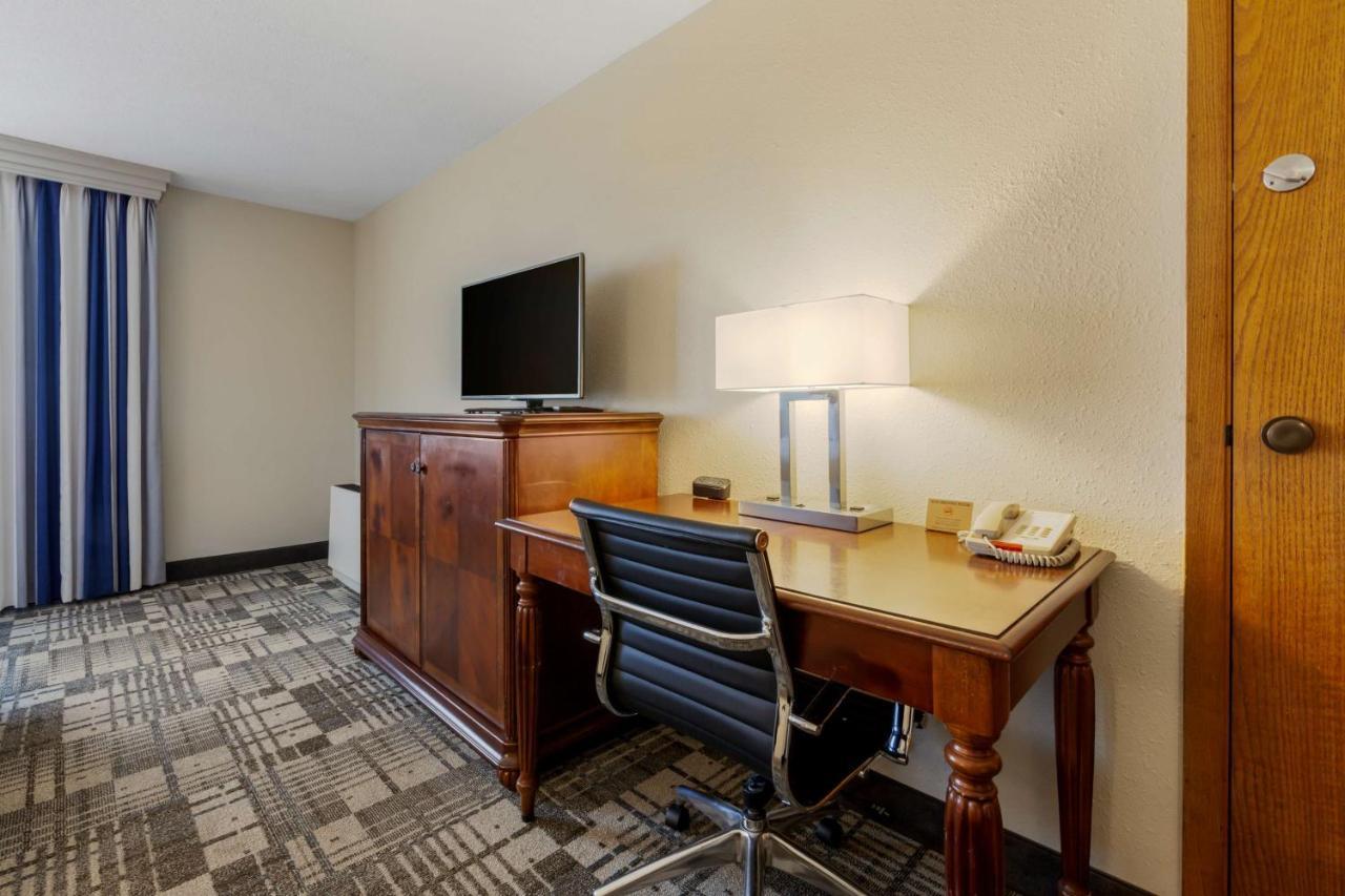 Best Western Plus Dubuque Hotel And Conference Center Ngoại thất bức ảnh